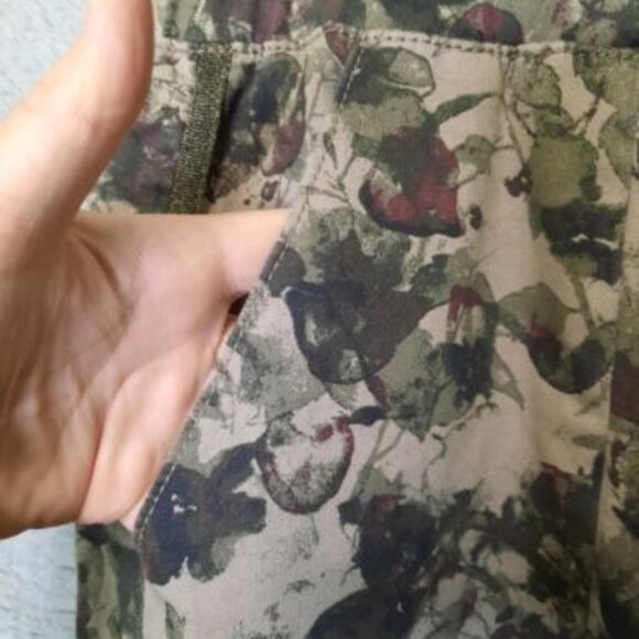 SOFIA Jeans by Sofia Vergara 2X XXL Paula Jogger Pull on Drawstring Pants Camo - Picture 5 of 10